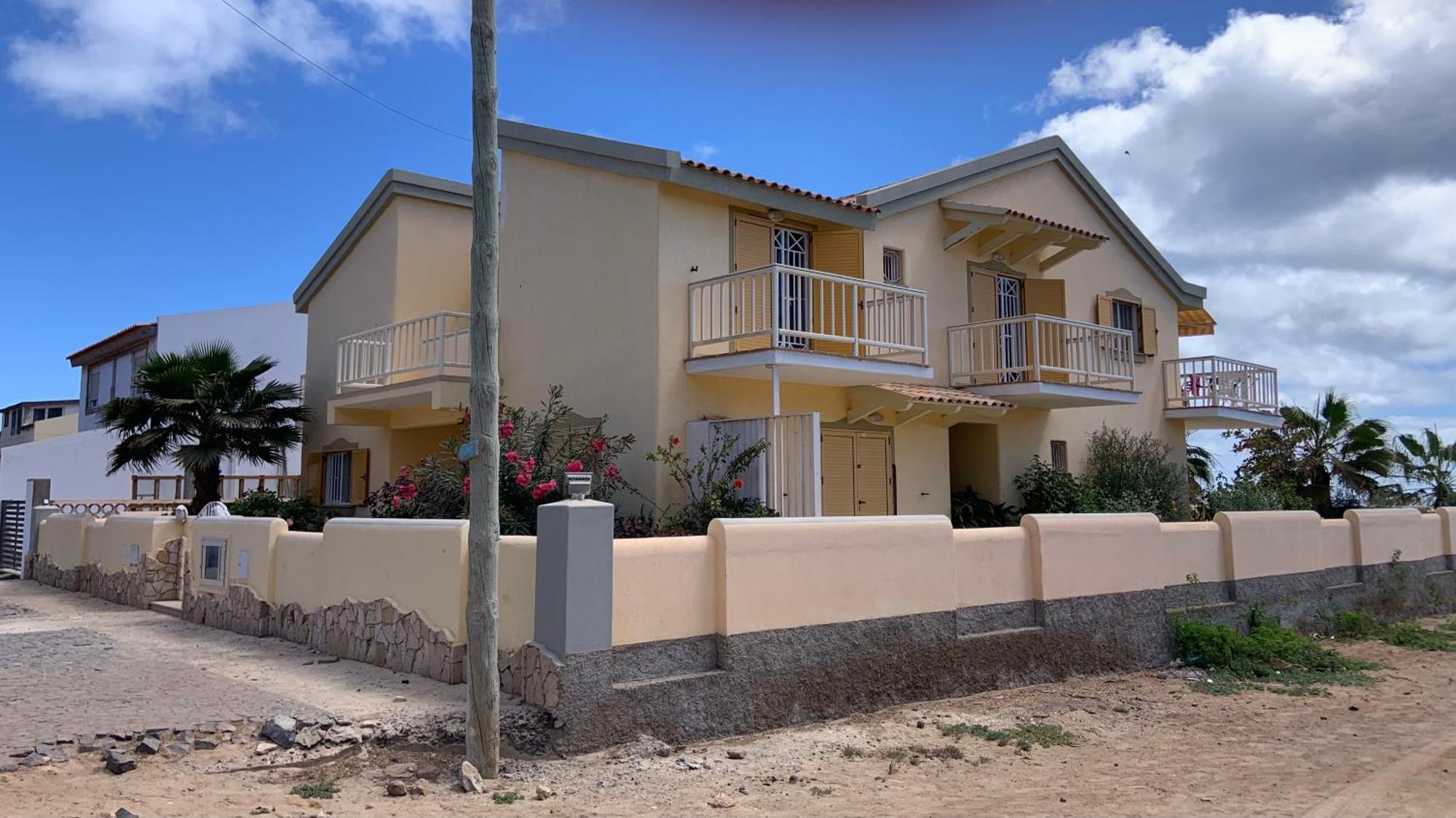 Lovely Beach Front Apartment In Santa Maria Kültér fotó