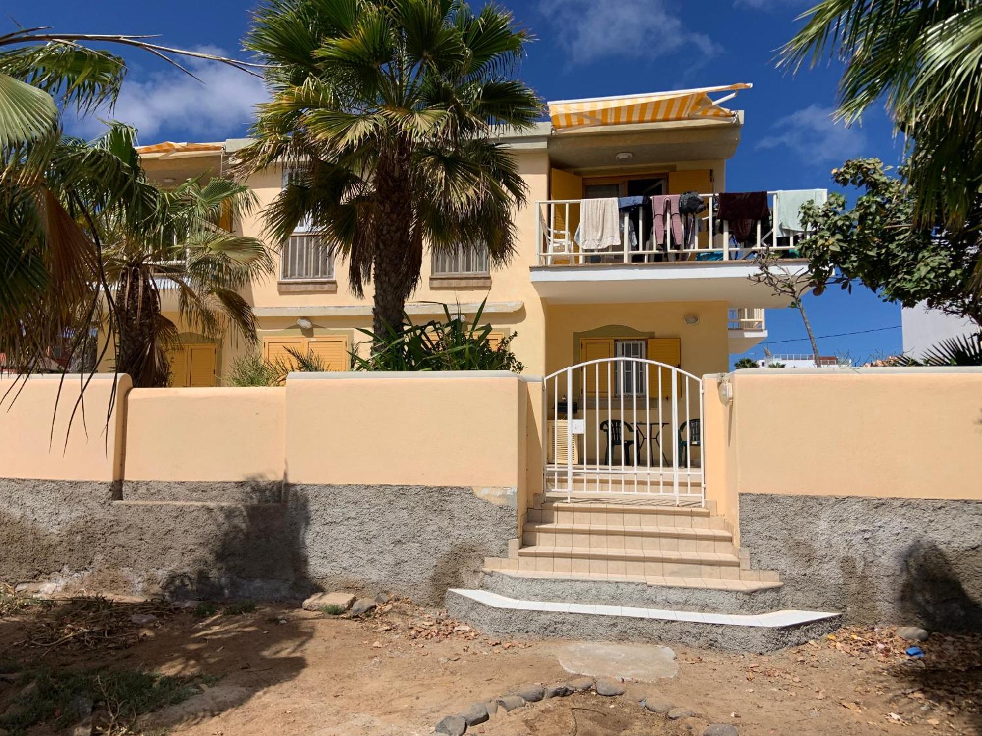 Lovely Beach Front Apartment In Santa Maria Kültér fotó